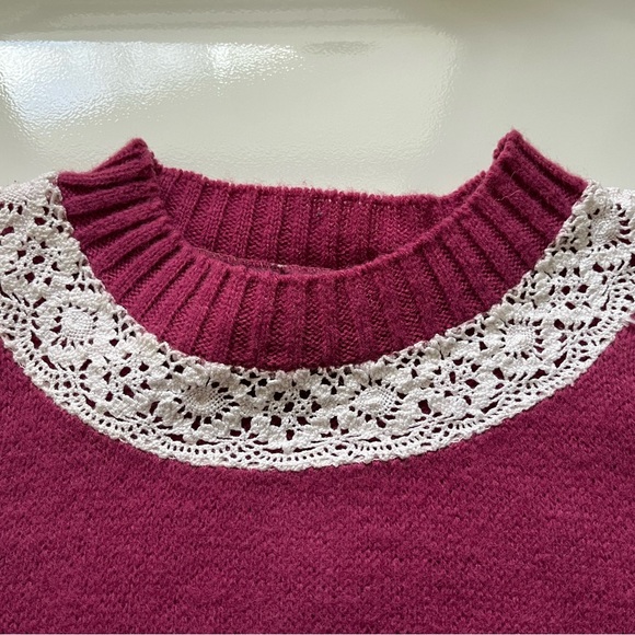 Vintage deadstock purple sweater, white lace trim — as seen in Stranger Things!! - Picture 4 of 6